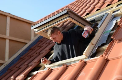 Pose de fenêtres de toit Velux à Domps